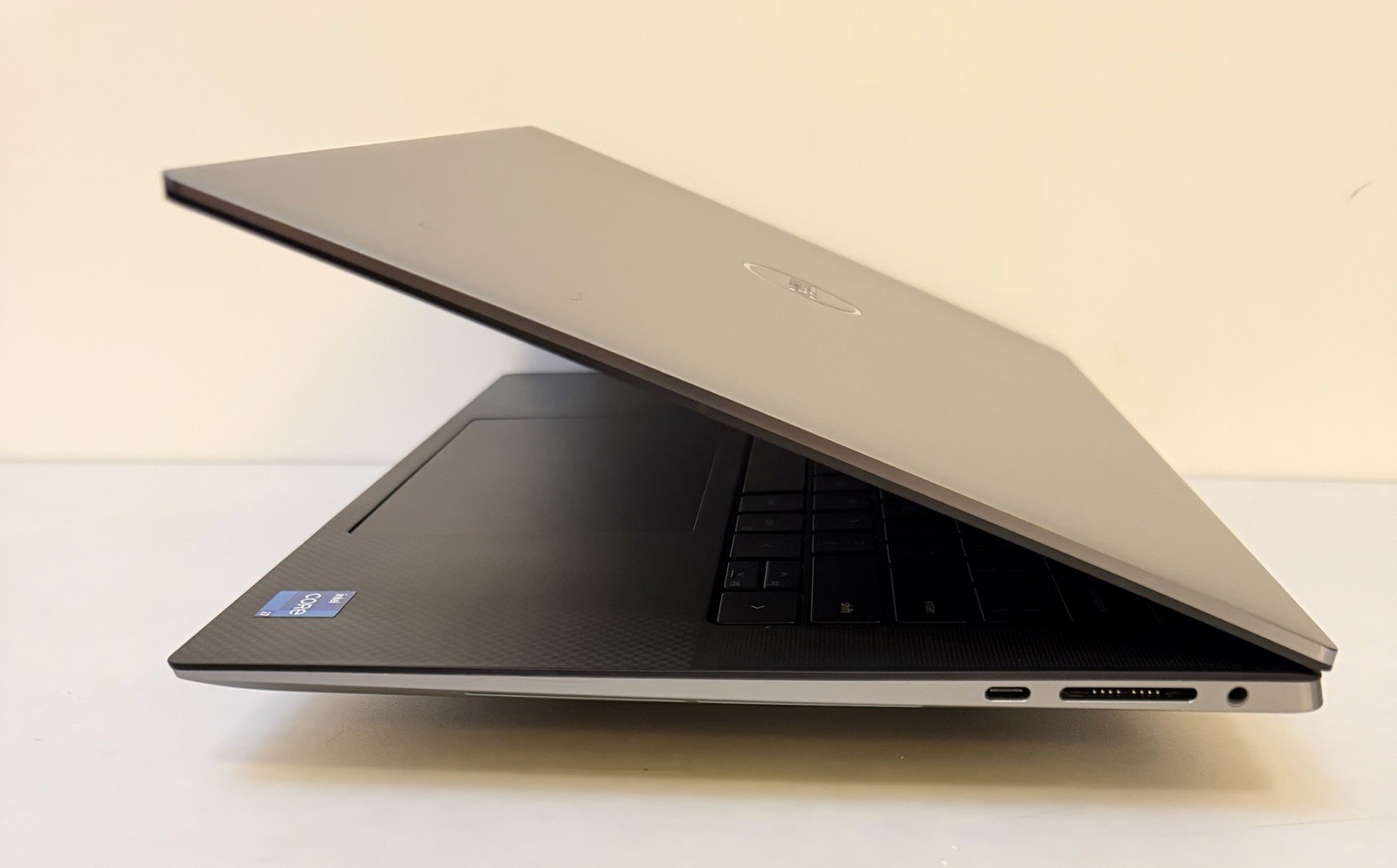 Dell Precision 5550 i7-11800H 16GB 1 TB RTX A2000 FHD+ Win11 Pro Workstation