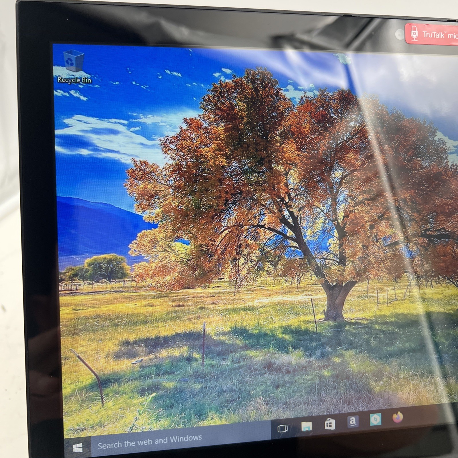 Toshiba Satellite E45W-C4200X 14in. 500GB, 6GB RAM Intel Core i3 5th Gen. 2.1GHz
