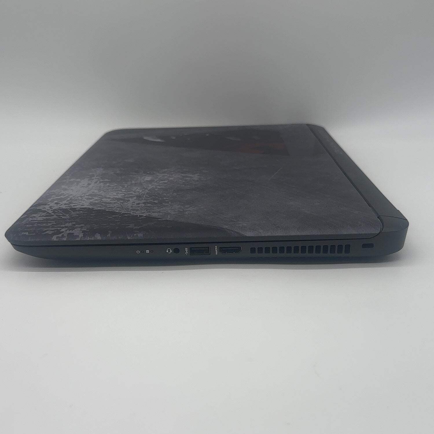 HP NoteBook 15-AN050NR 15.6″ i5-6200U 2.3GHz 6GB RAM 1TB HDD