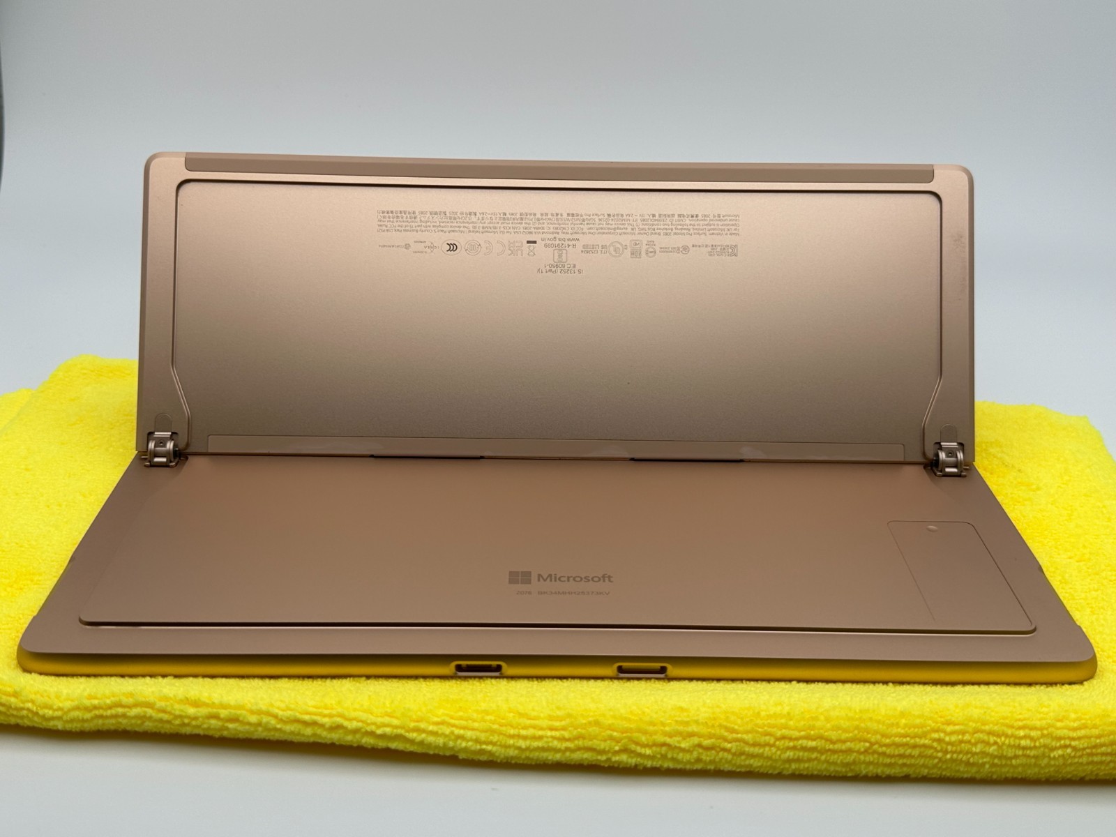 Microsoft Surface Pro Snapdragon X Plus 11th Edition CRACK SCREEN – FUNCTIONAL