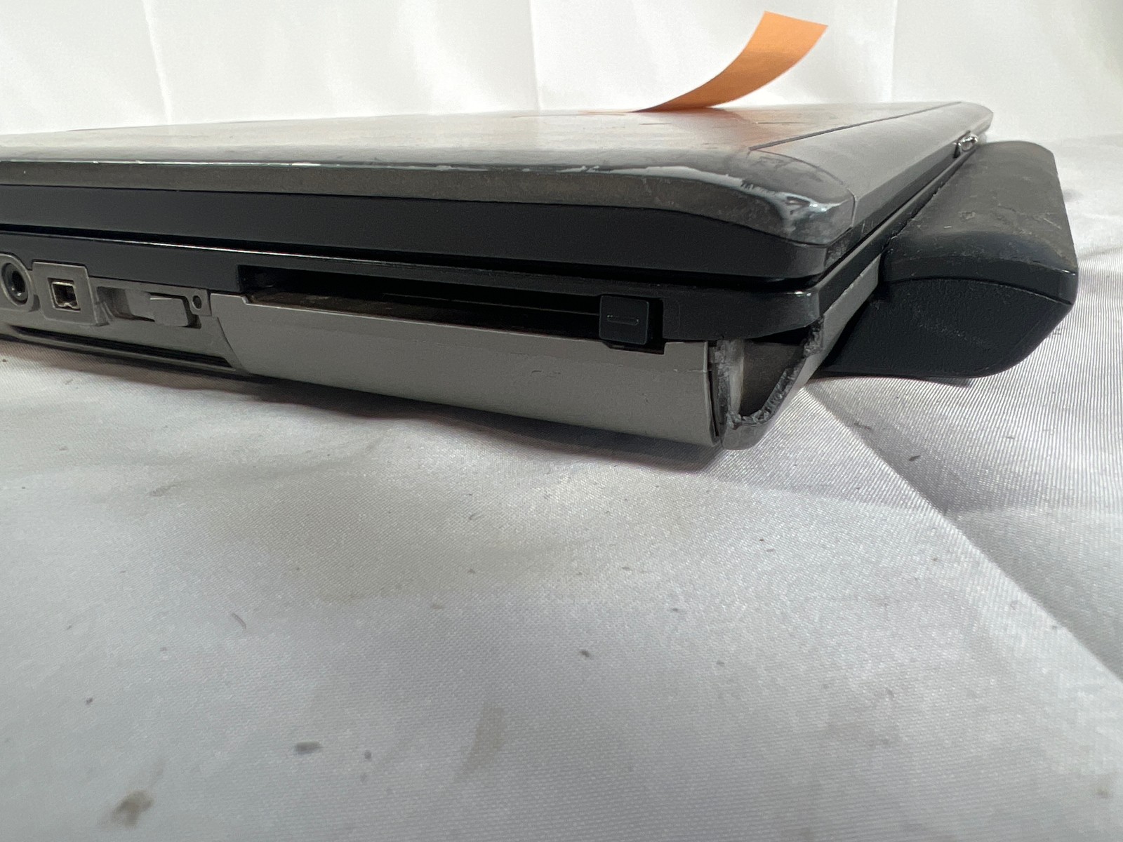 Dell Latitude D630 14″ C2D T9300 2.5GHz 3.5GB 200GB WinXP NVIDIA NVS 135M