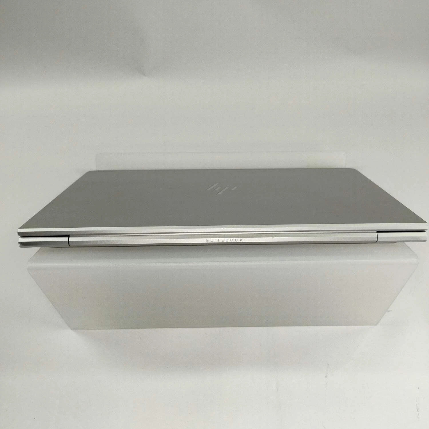 HP EliteBook 840 G8 i5-1135G7 8GB RAM 256GB SSD win 11 Adapter included