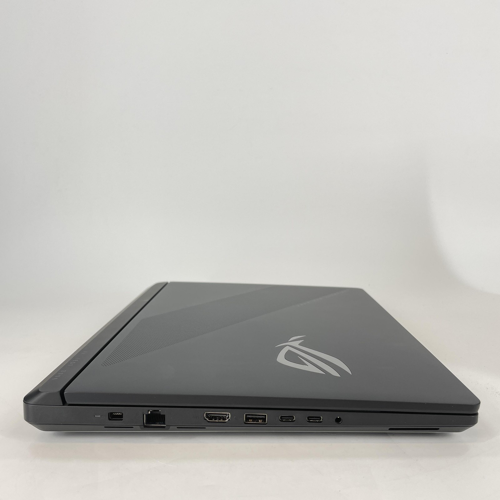 Asus ROG Strix Scar 16 G635 240Hz QHD+ 2.7GHz Ultra 9 275HX 64GB 2TB RTX 5080