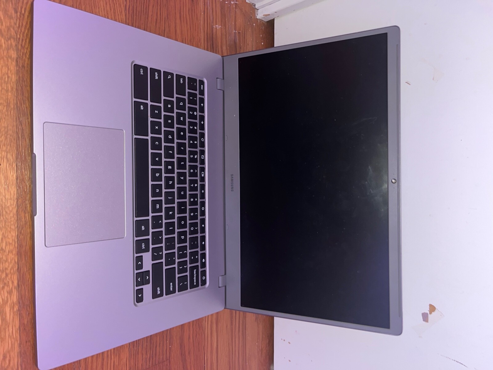 Samsung Chromebook 15.6″ (32GB eMMC, Intel Celeron, 1.1GHz, 4GB RAM) – Platinum