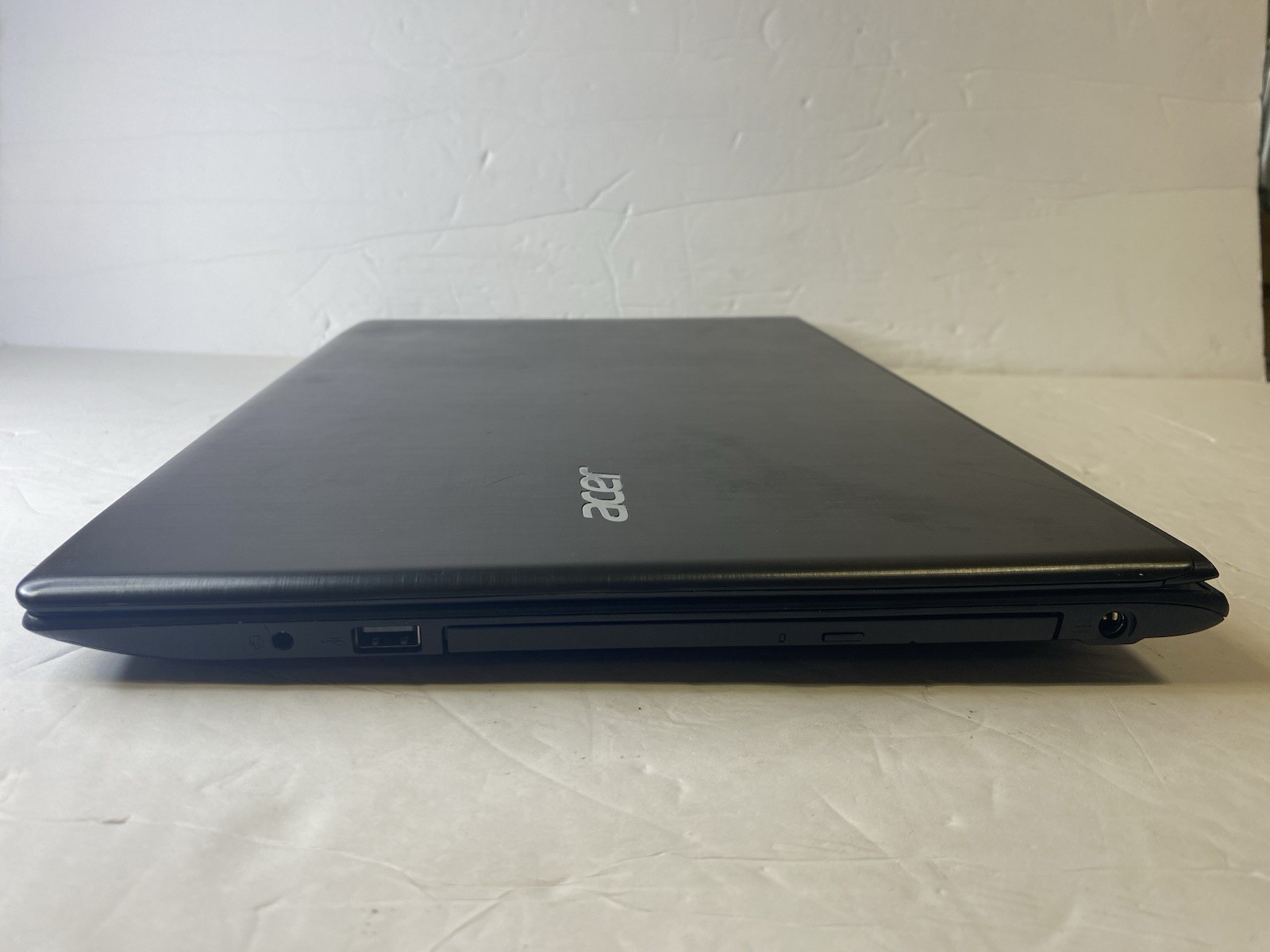 Acer Aspire E5-575 Series Model No N16Q2 Broken