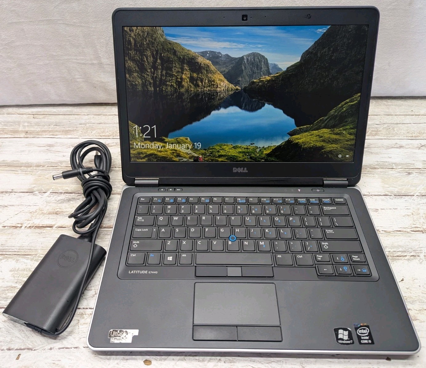 Dell Latitude E7440 14″ Laptop i5-4300U 2.5GHz 250GB 8GB WINDOWS 10pro Read