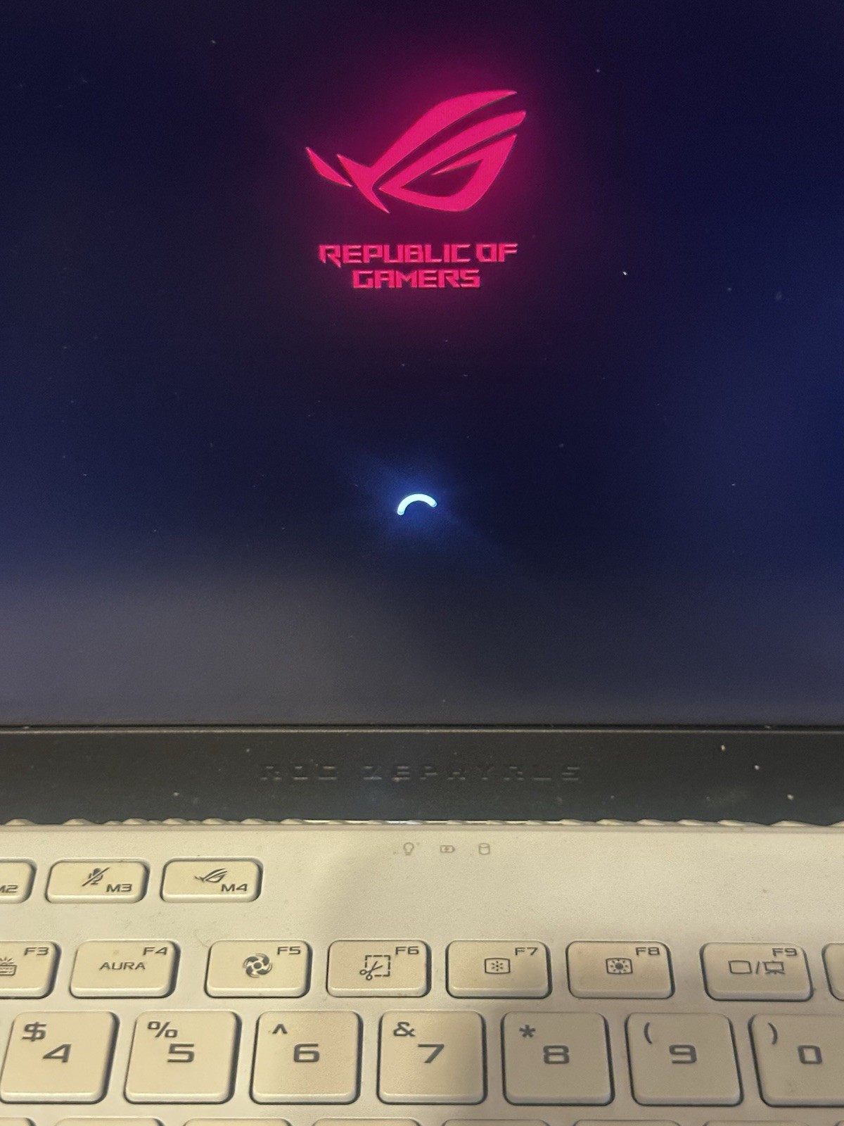 ASUS ROG Zephyrus G14 (GA402RJ) – Ryzen 9 6900HS – 16GB DDR5 – 1TB SSD