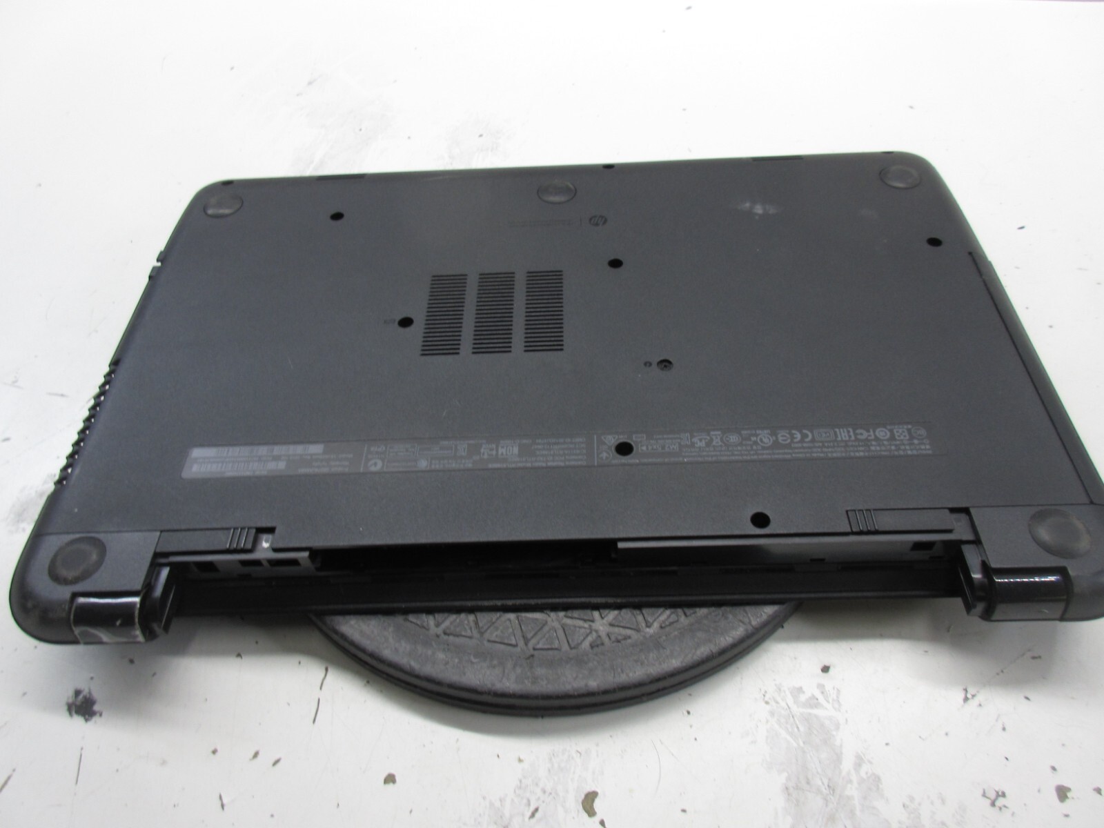 HP 15-r029wm Intel Pentium N350 2.16GHz 4GB NO HDD No Batt