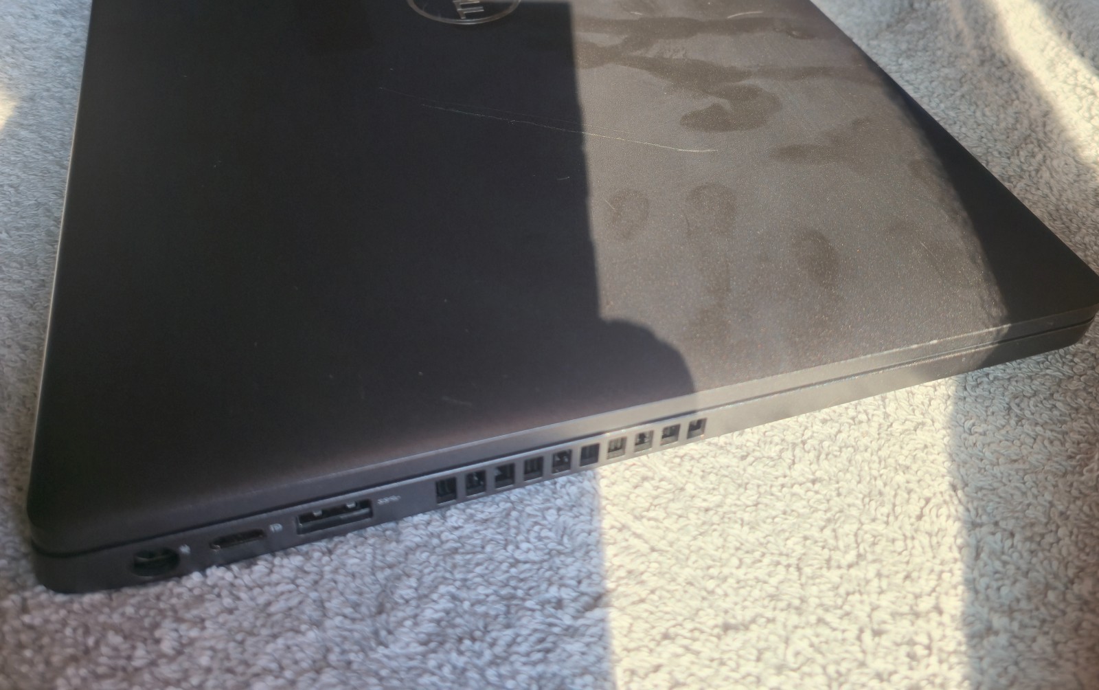 dell latitude 5400 i5-8365u, 8gb ram No hdd, Included genuine Dell charger.
