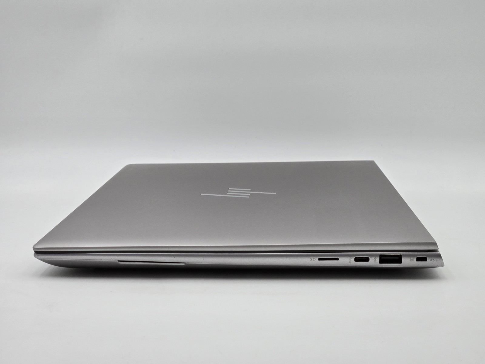 HP ZBook Studio G10 16″ UHD+ 4K+ 13TH I7-13800H 512GB SSD 32GB W11P RTX A1000