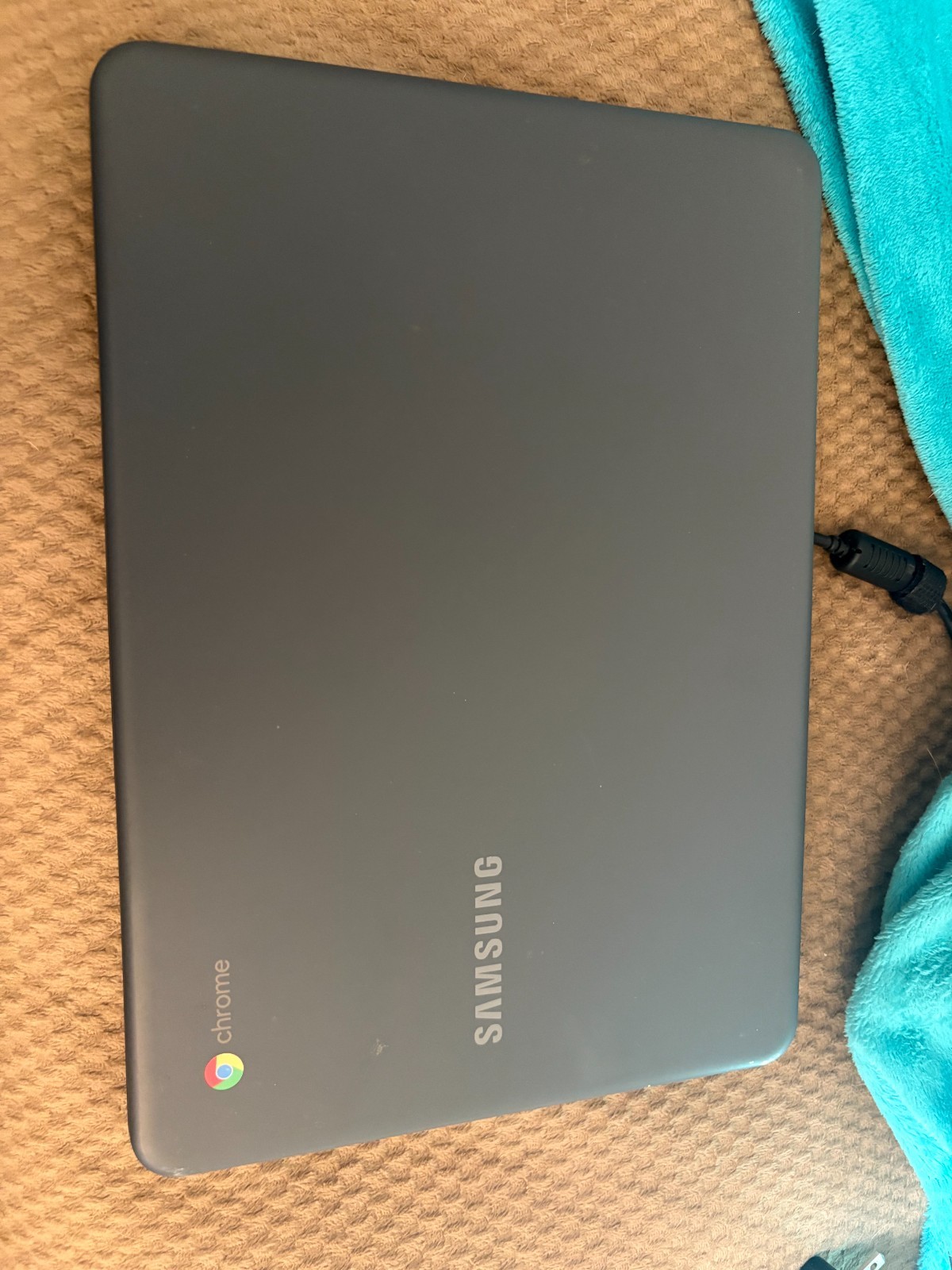 Samsung Chromebook XE501C13-S02US (Comes With Charger!) 32GB (4GB RAM)