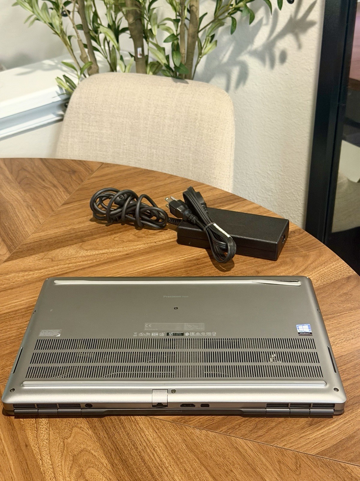 DELL PRECISION 7550 Mobile workstation | I5-10400H 2.60GHZ | 512GB | 16GB Win11
