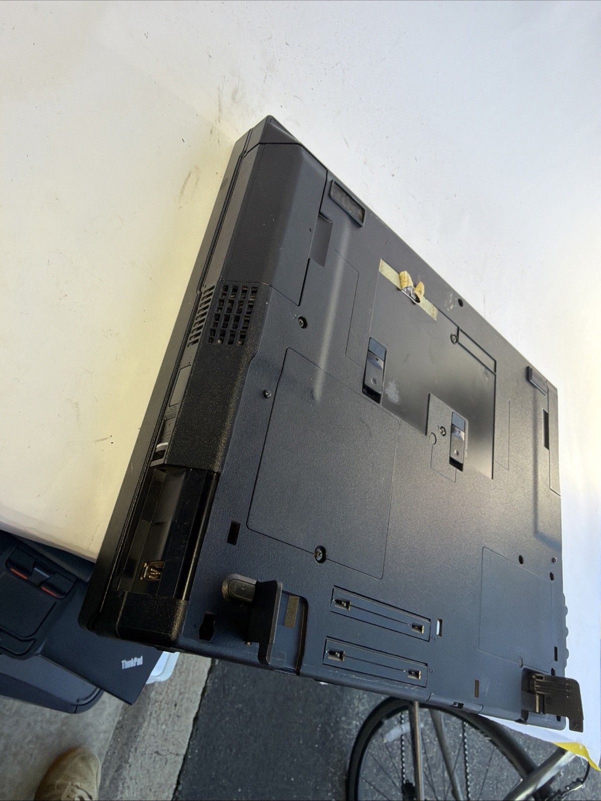 VINTAGE 1990s IBM ThinkPad 390 Laptop Pentium II Win 98 SE 3.5 Floppy BAD HINGE