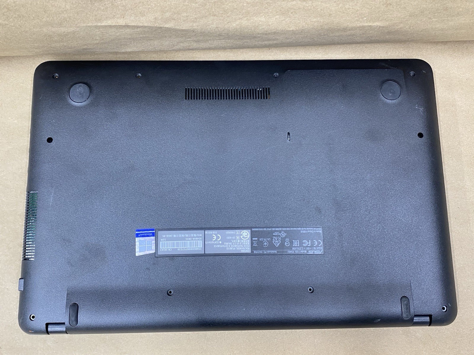 Asus VivoBook 15-X540UAR – 15.5 FHD – i3-8130U – 4GB – 128GB – Win 11 – READ
