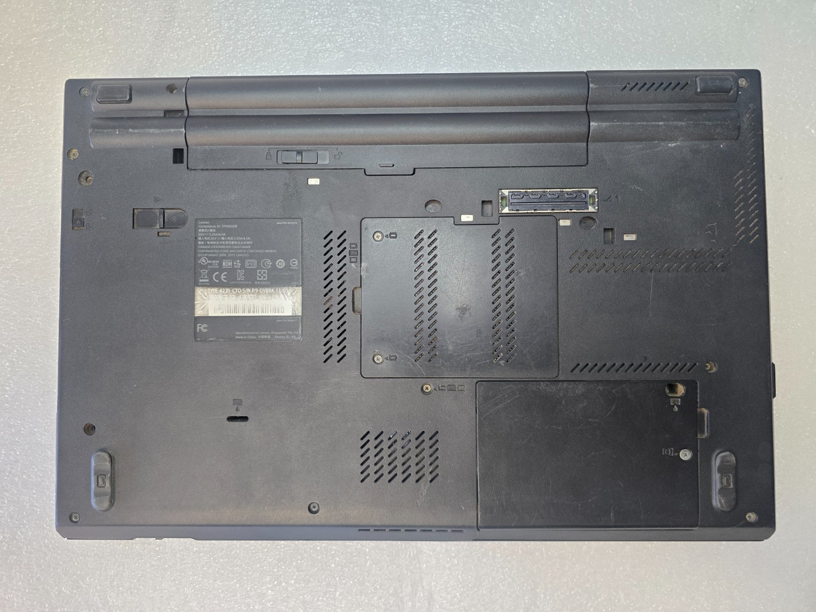 Lenovo ThinkPad T520 15.6″ Display Intel Core i5-2540M 2.6 GHz 4GB RAM Laptop