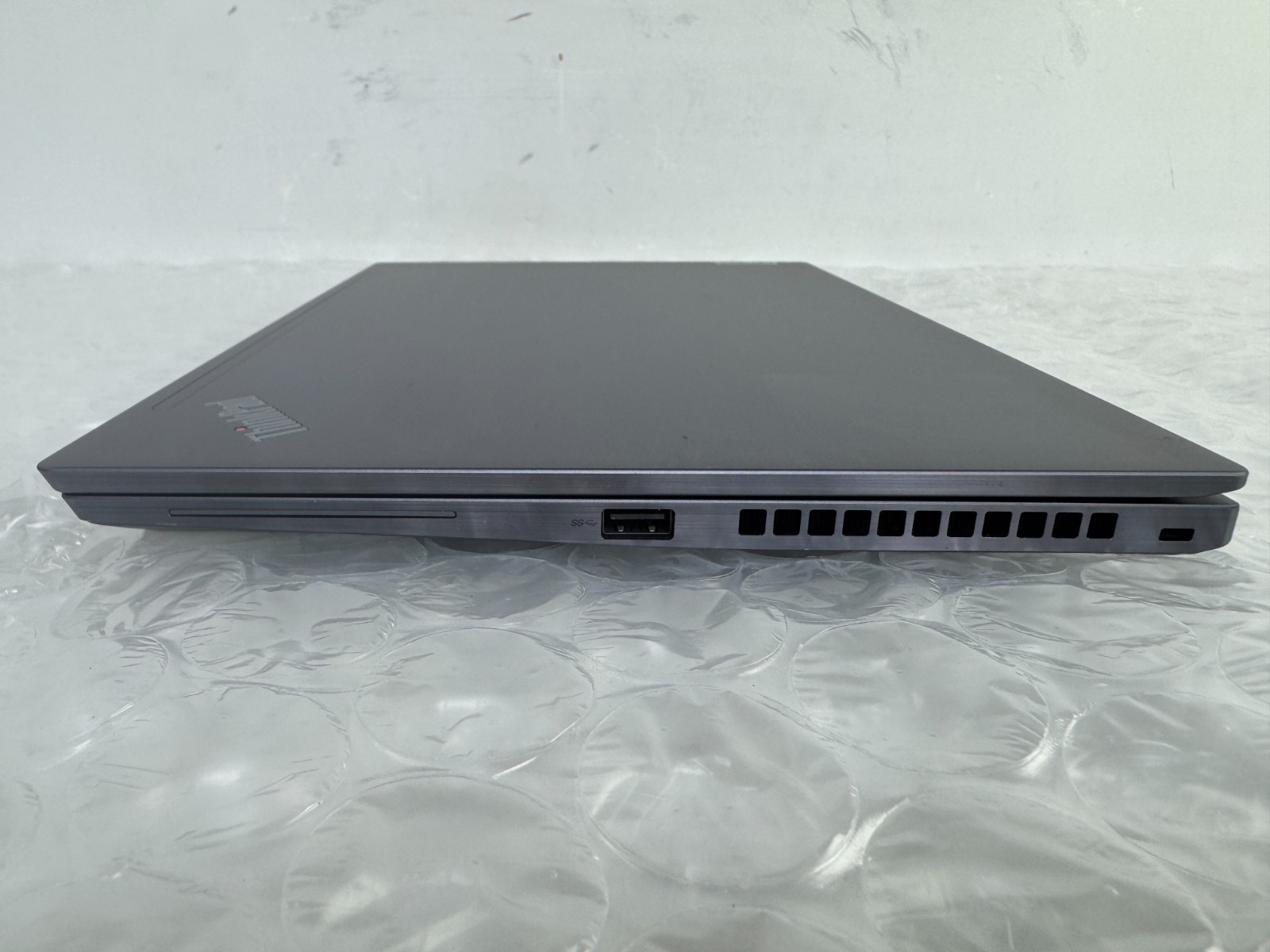 Lenovo ThinkPad T14s Gen 2 i7-1185G7 16GB 256GB SSD 14″ FHD Win 11 Pro (READ)