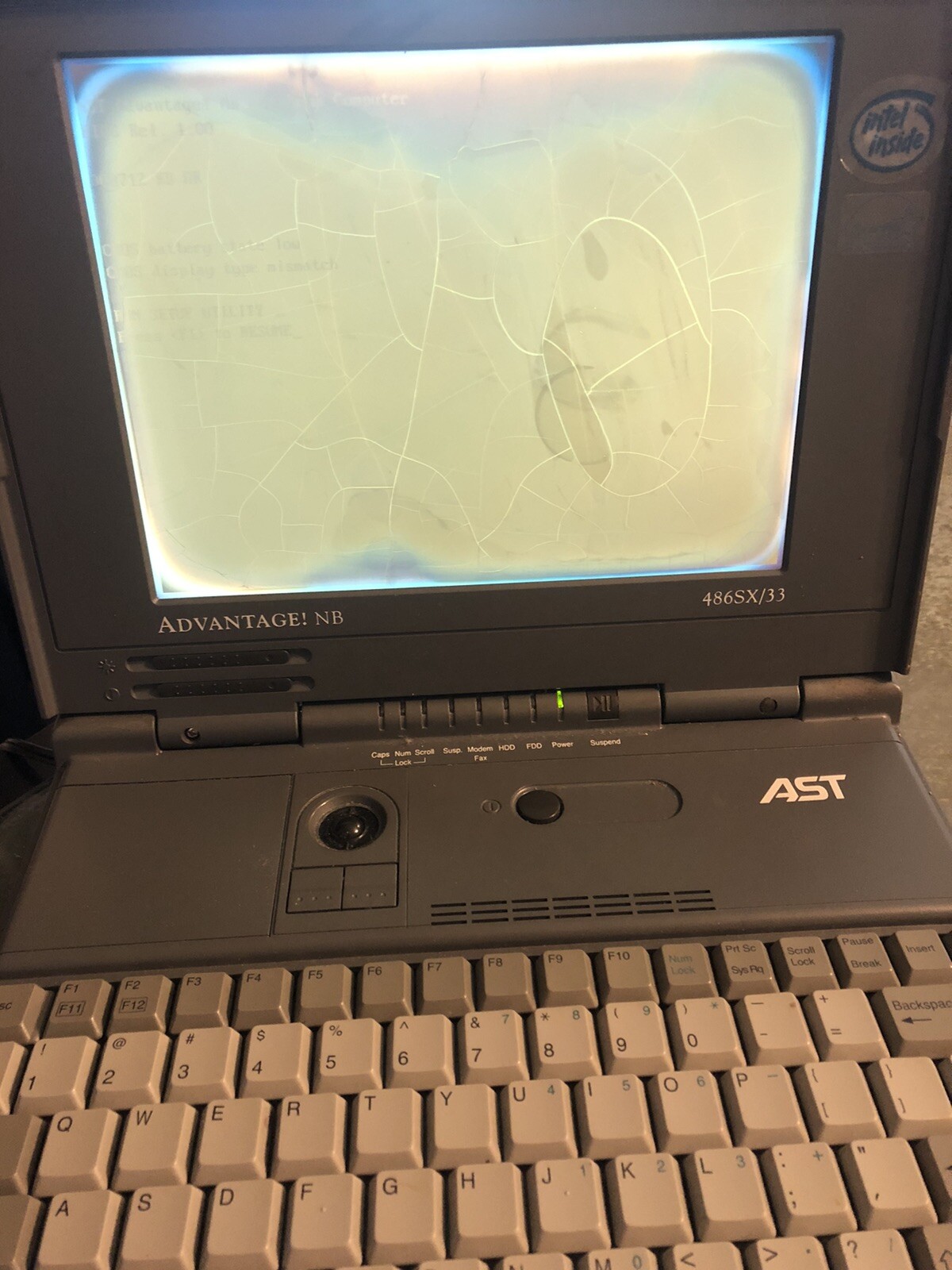 AST Advantage! NB 486SX/33 33MHz 4MB 0HD Mono LCD Screen Power Supply NO OS VH1
