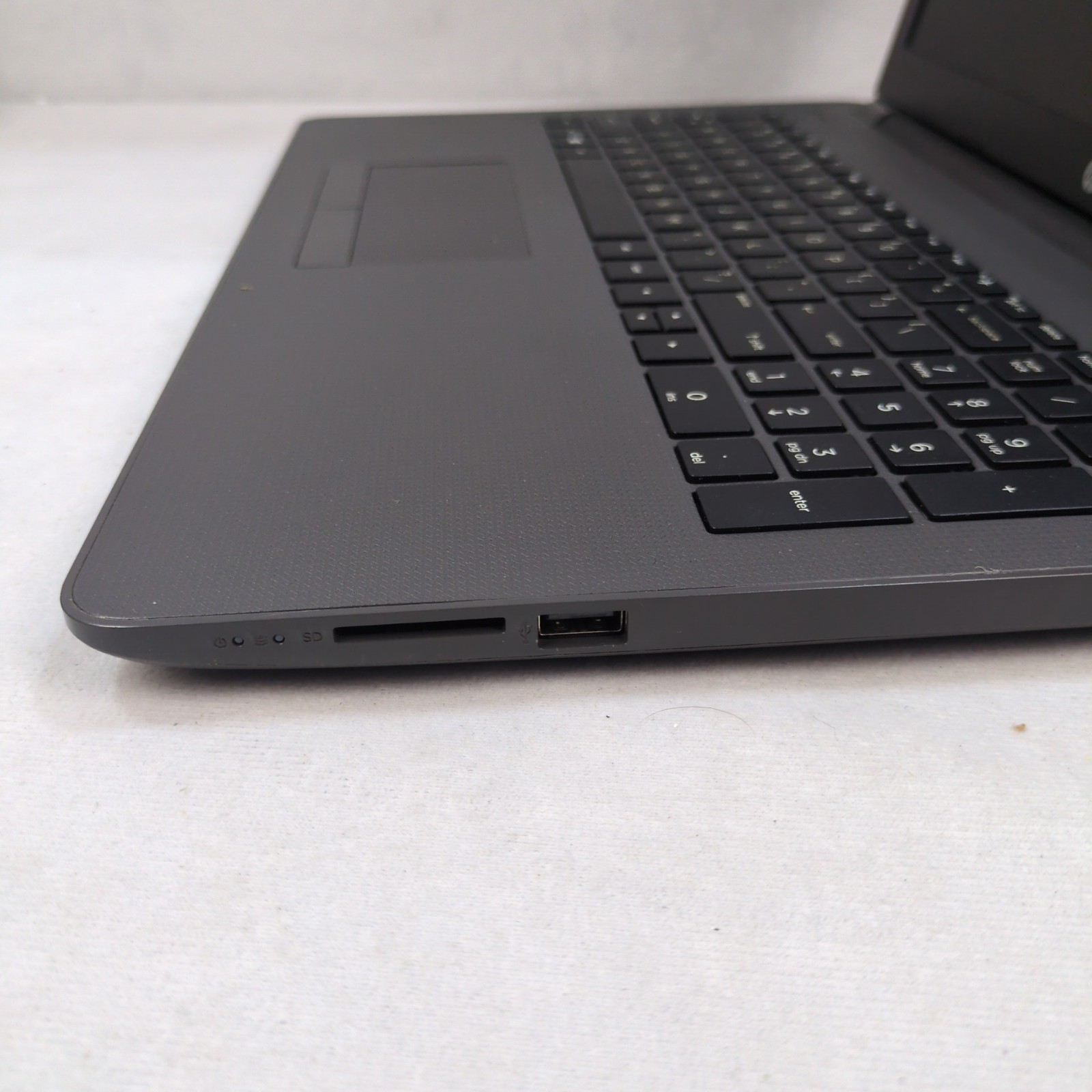 HP 255 G6 Notebook PC, AMD E2-9000e Radeon R2, 4GB RAM NO SSD/OS/AC ADAPTER