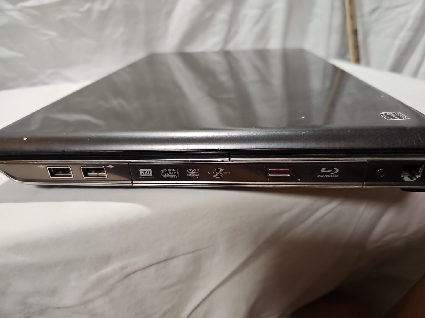 HP PAVILLION dv7-1260us. PARTS OR REPAIR. 17” SCREEN.