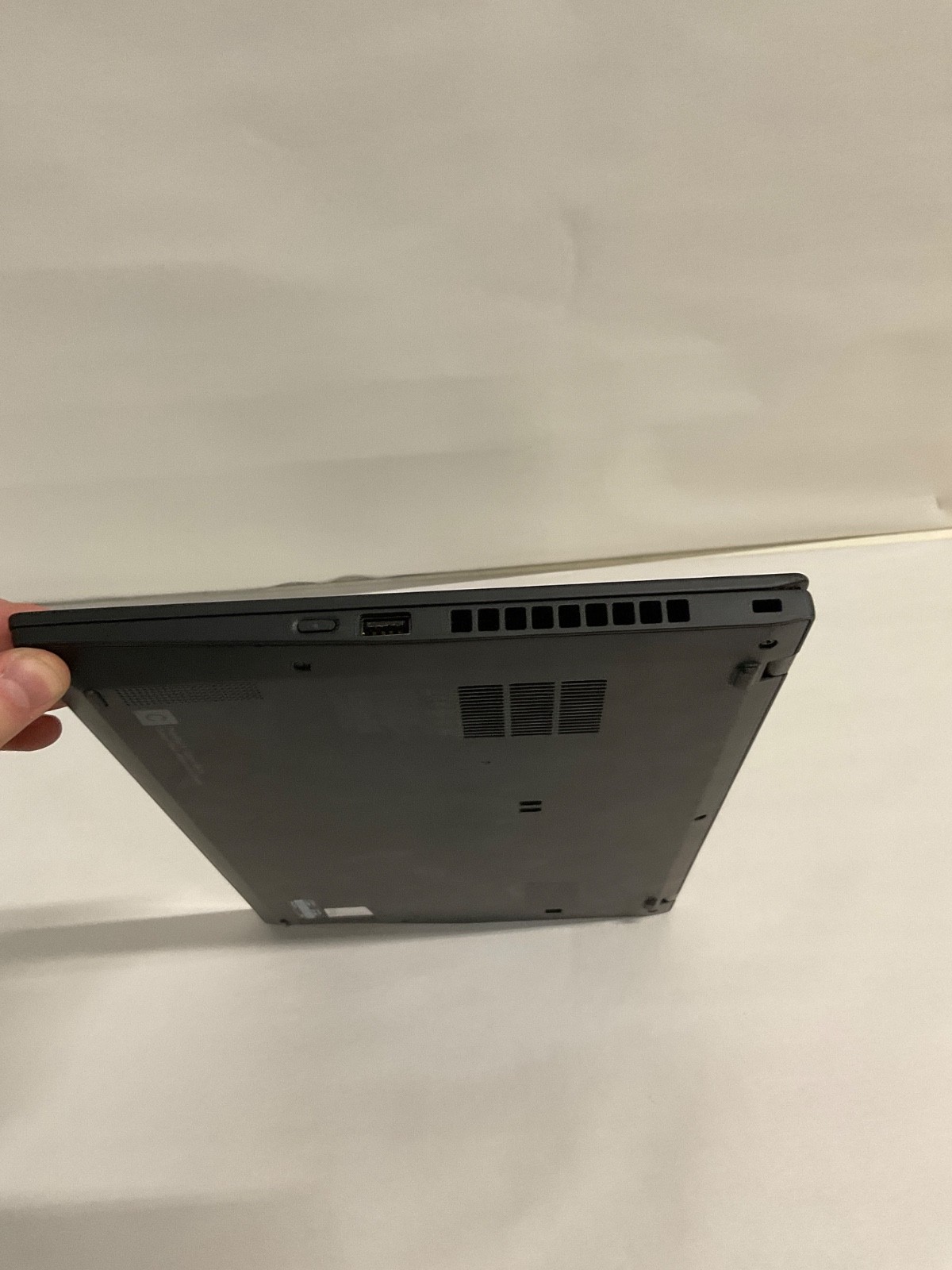 Lenovo Thinkpad X1 Carbon Gen 8 Intel i7-10610U 16GB RAM NO SSD NO OS Bad Batt