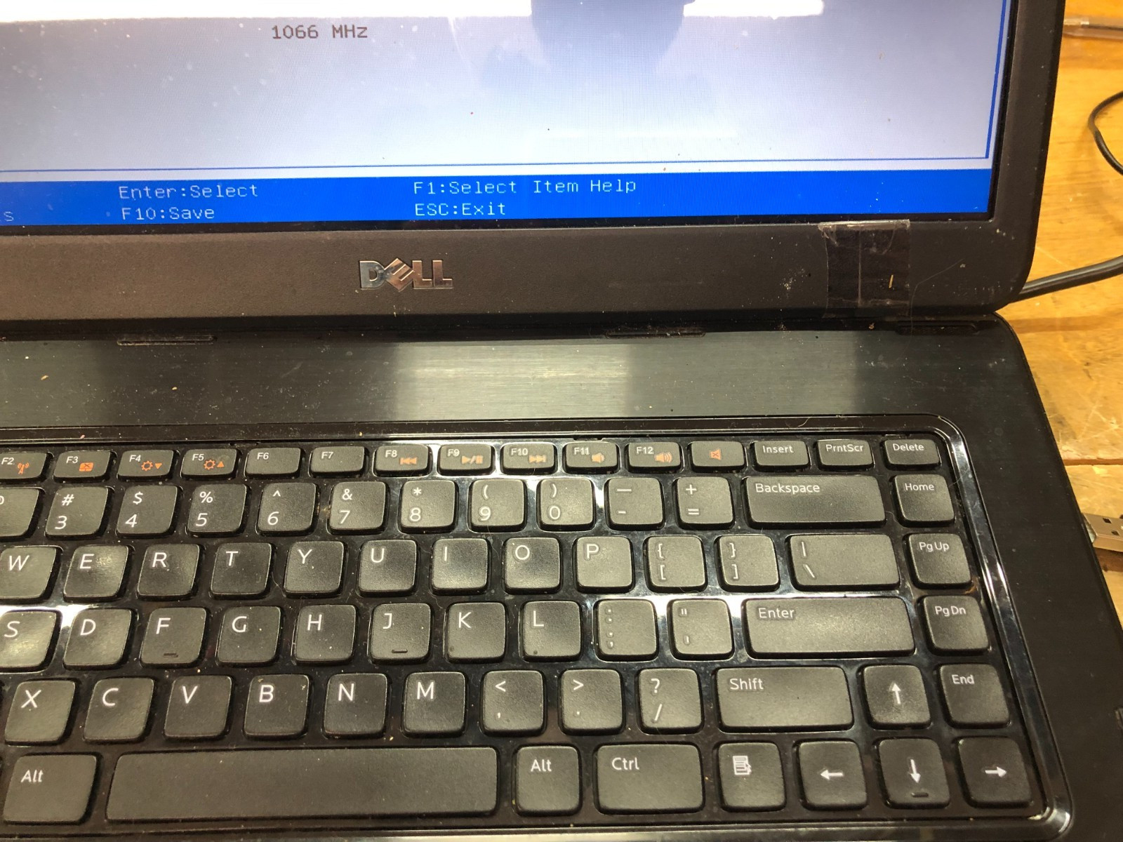 Dell inspiron N5040 Laptop i3 CPU 4Gb, No Hard drive