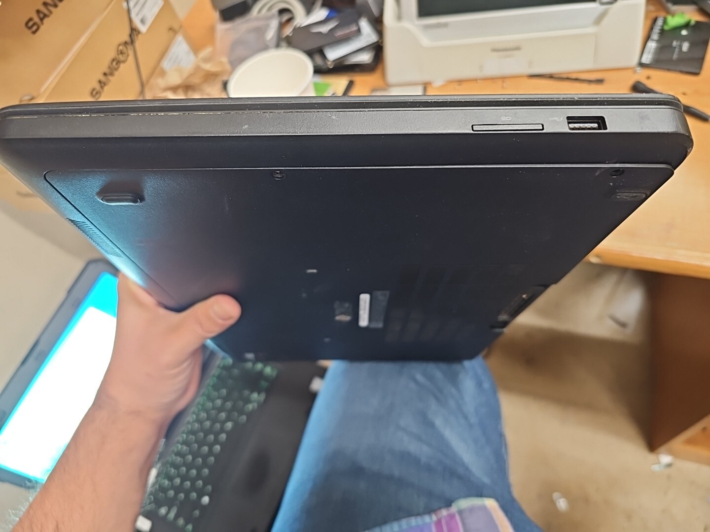 Dell Latitude E5550 Laptop 2.20GHz Core i5-5200U No RAM No HDD w/ Battery