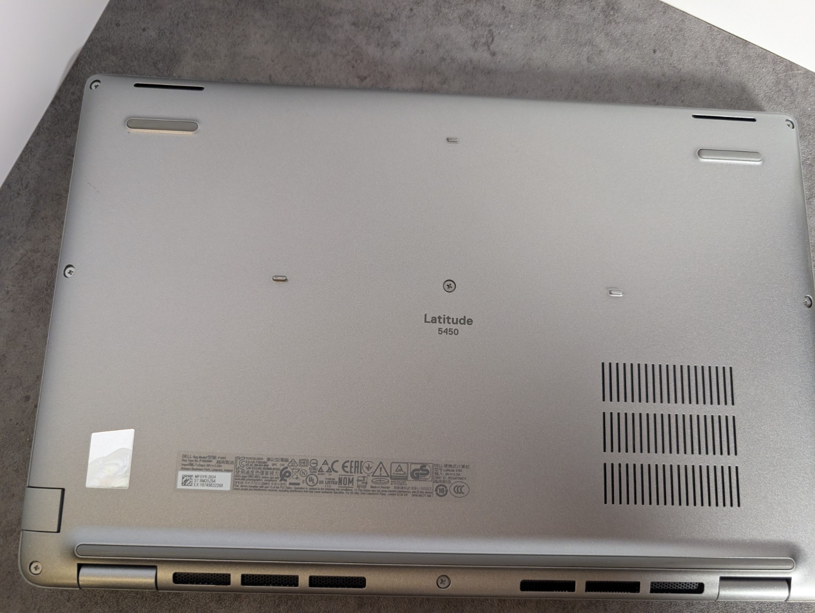 Dell Latitude 5450 14in Silver Core Ultra 7 32GB DDR5 RAM 256GB SSD Win11