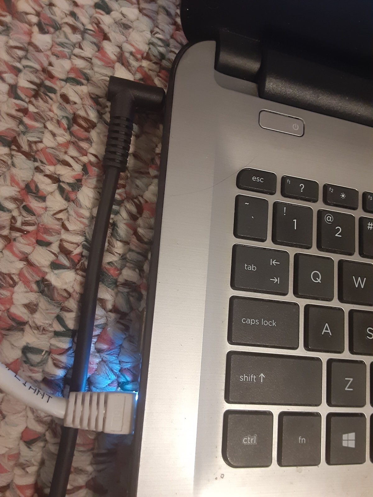 BAD Batt – HP 8305 Notebook 4GB RAM, 32GB SSD AMD Radeon APU A6-6200 R3 Graphics