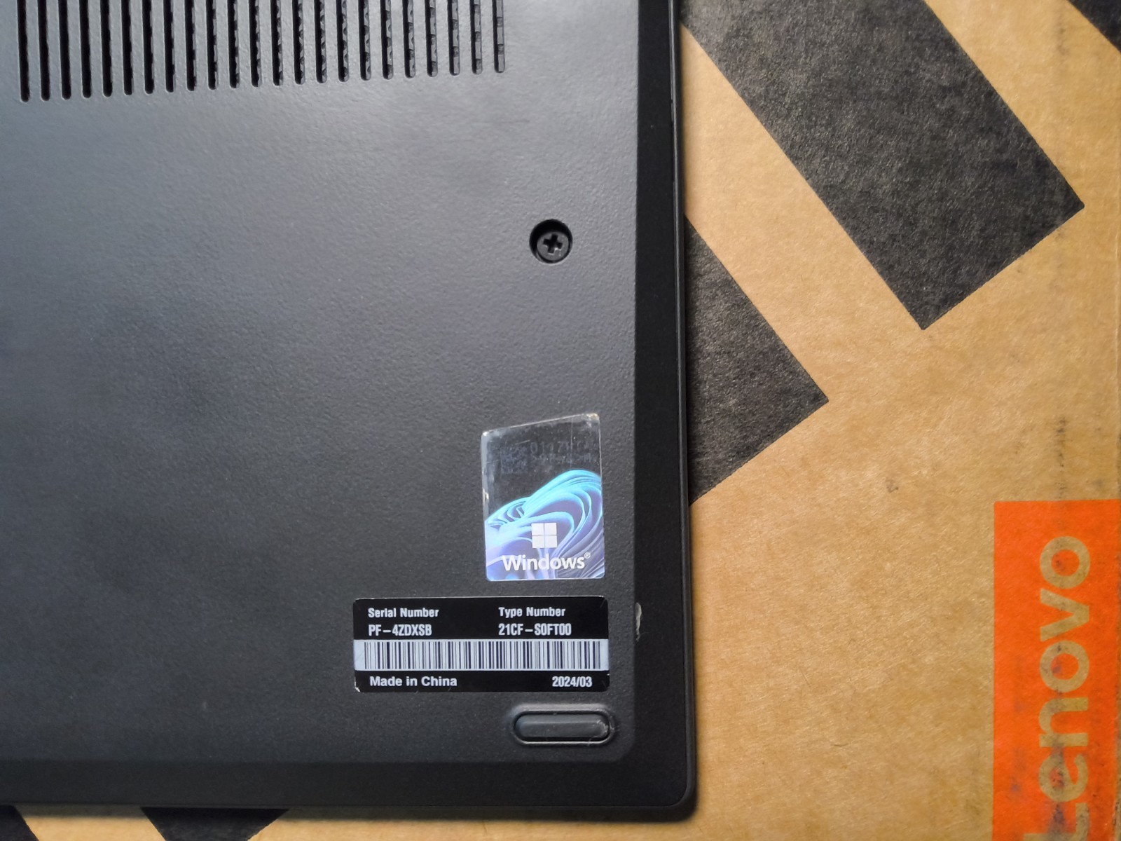 Lenovo ThinkPad T14 Gen 3 14″ 512 GB SSD 16 GB RAM Ryzen 5 Pro 6650U (+ mouse)
