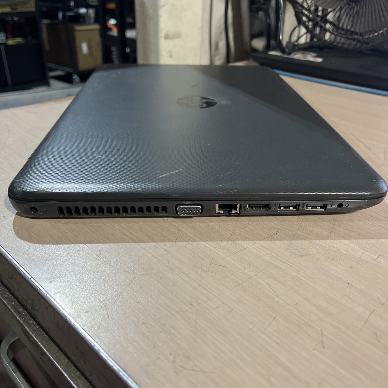 HP 255 G4 AMD E1-6015 4GB RAM NO HD
