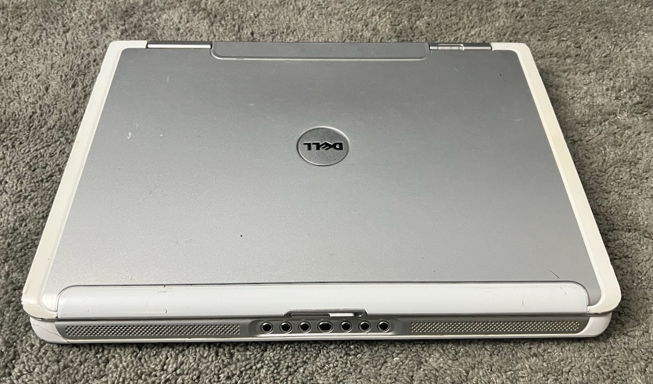 Dell Inspiron 9300 PP14L – 17” Laptop – POWERS ON – NO HDD (READ DESCRIPTION)