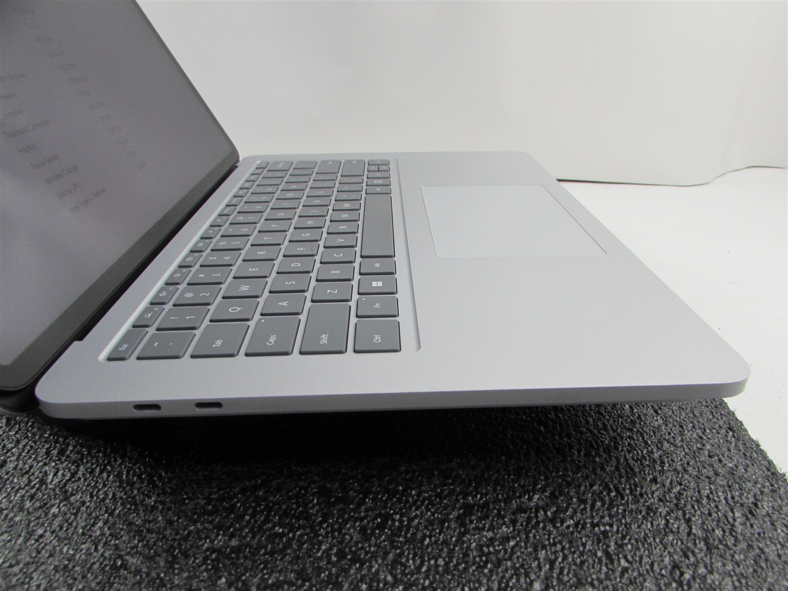 Microsoft Surface Laptop Studio 1964 i7-11370H 1TB SSD 32GB RTX A2000 *No A/C*