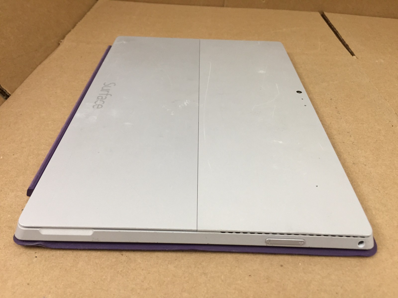 Microsoft Surface Pro 3 12″ i5-4300U 8GB RAM 256GB SSD w/KB No AC -Cracked