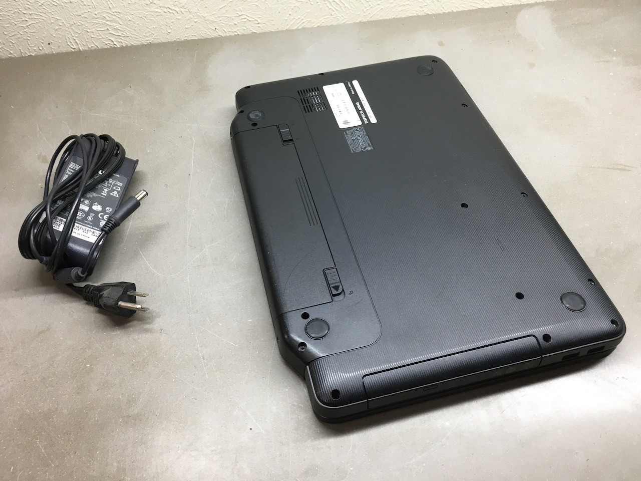 DELL Inspiron N5040 i3 2.67GHz 4GB RAM 500GB HD Linux Mint 22 Cinnamon OS