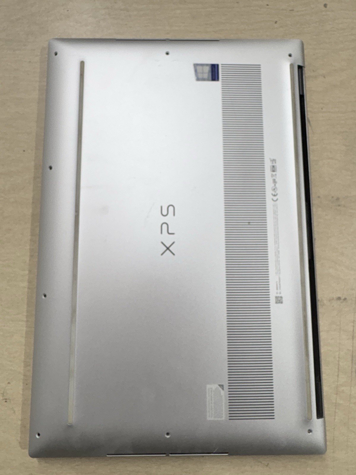 Dell Xps 15 9500 i5-10300H Laptop 8gb ram No SSD/Charger