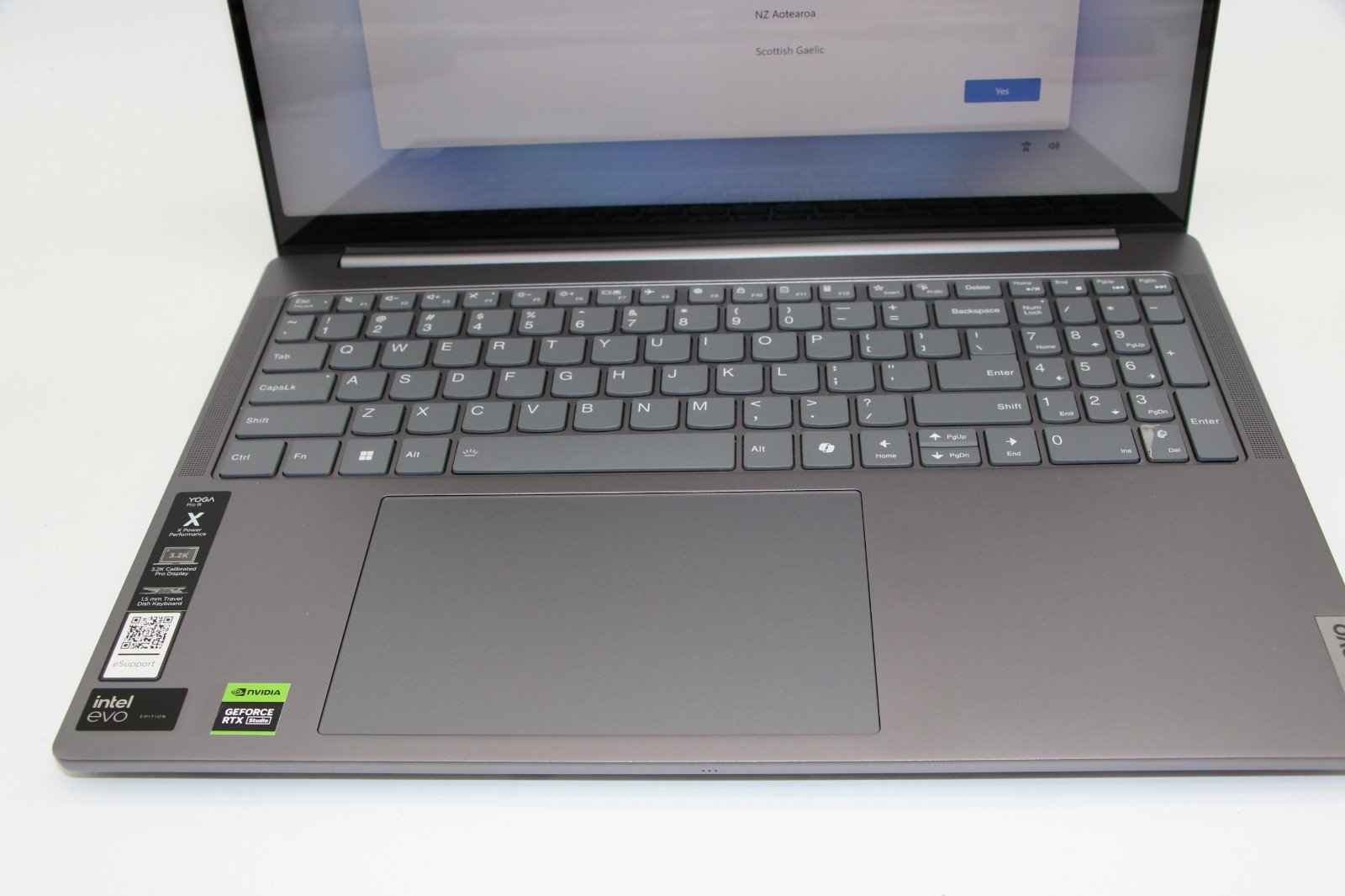 Lenovo Yoga Pro 9i 16IMH9 16″ Core Ultra 9 185H 32GB RAM 1TB GeForce RTX 4050