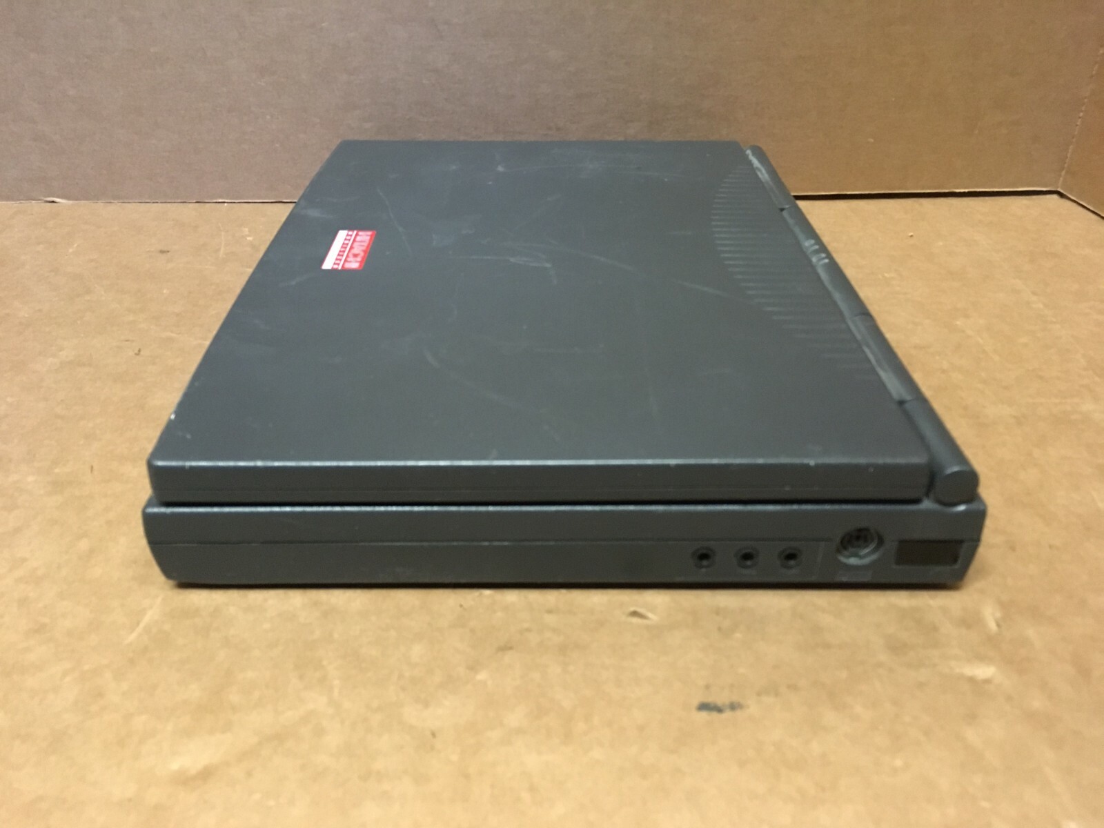 Hitachi Notebook Pentium I E133DN/1000 Dos windows 98 Laptop 16MB RAM 1GB HDD