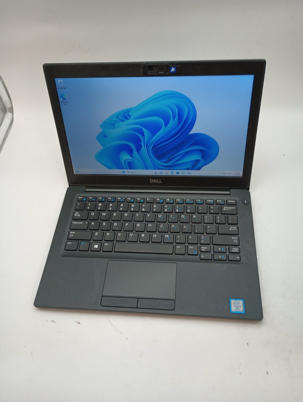 8026 Latitude 7290 w/charger.i5 8th gen(4cores).8GB.128GB SSD.12.5″.Backlit.Nice