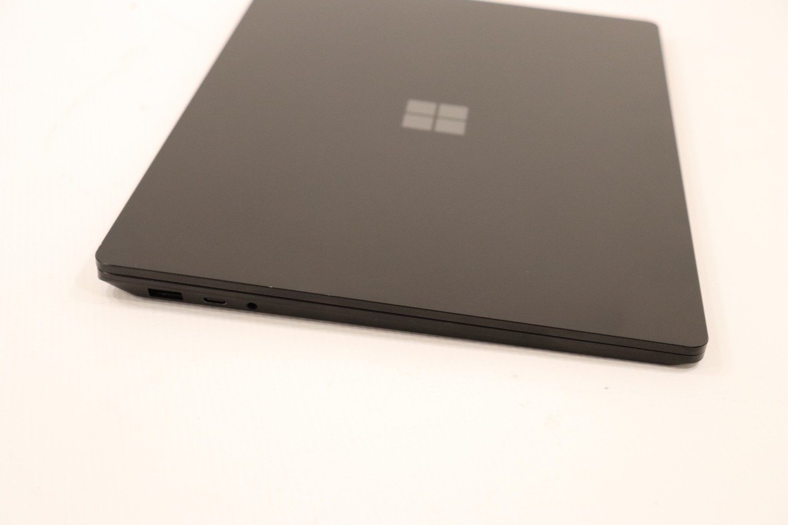 Microsoft Surface Laptop 5 1951 13.5″ Touch i7-1265U 16GB 256GB NVMe W11P As Is