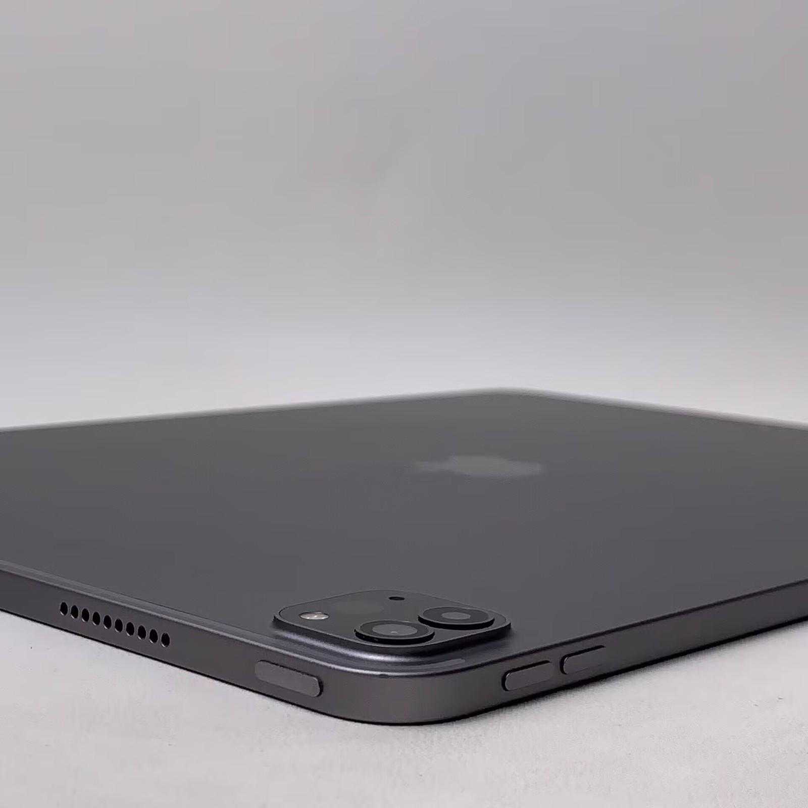 Apple iPad Pro 12.9 (2022) 12.9″ WI-FI 128GB 256GB 512GB 1T iPadOS 16.1 10758mAh