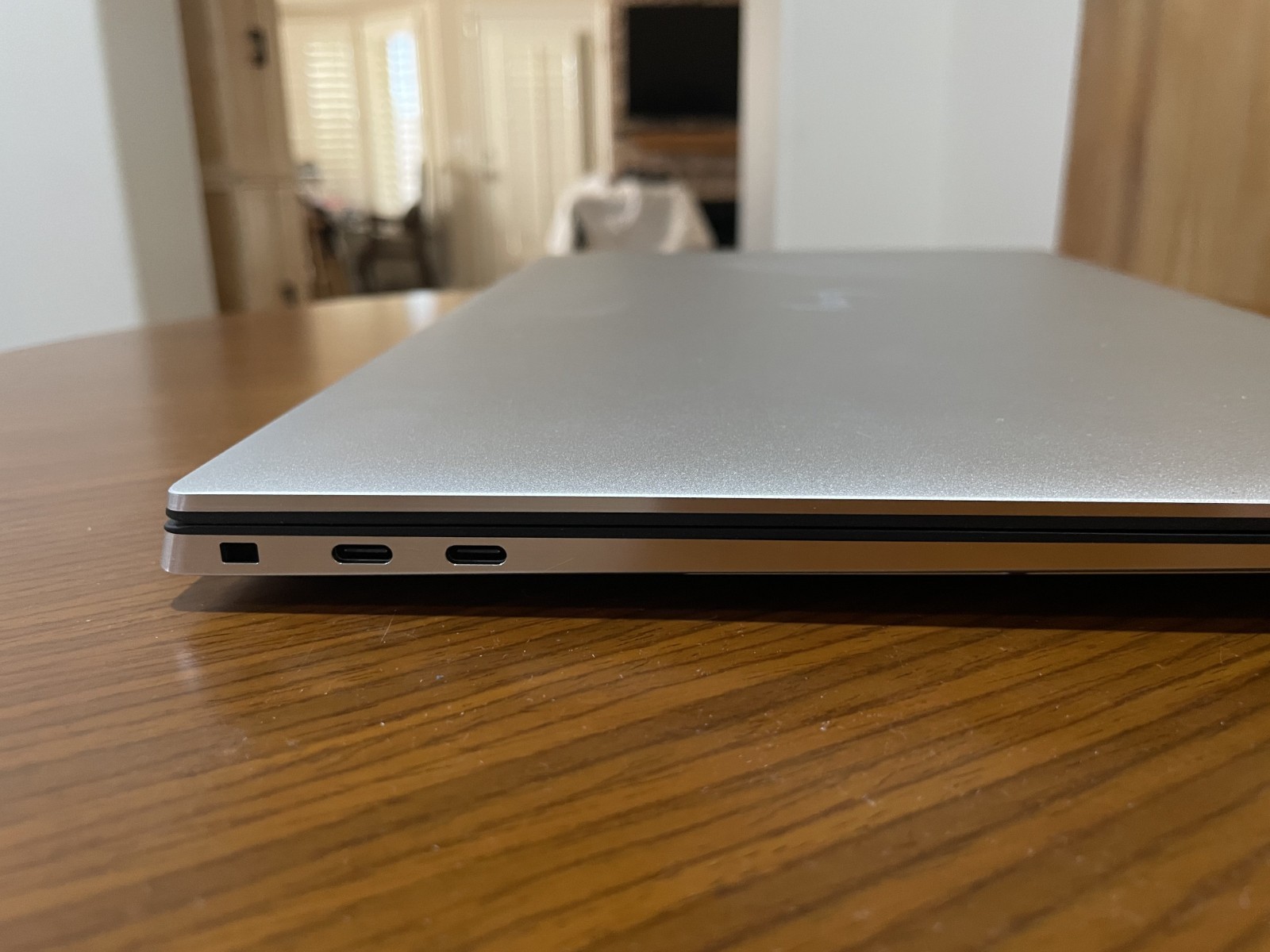 Dell XPS 15 9530 3.5K OLED Touch i7-13700H 32GB 1TB SSD RTX 4050 – 98% Battery