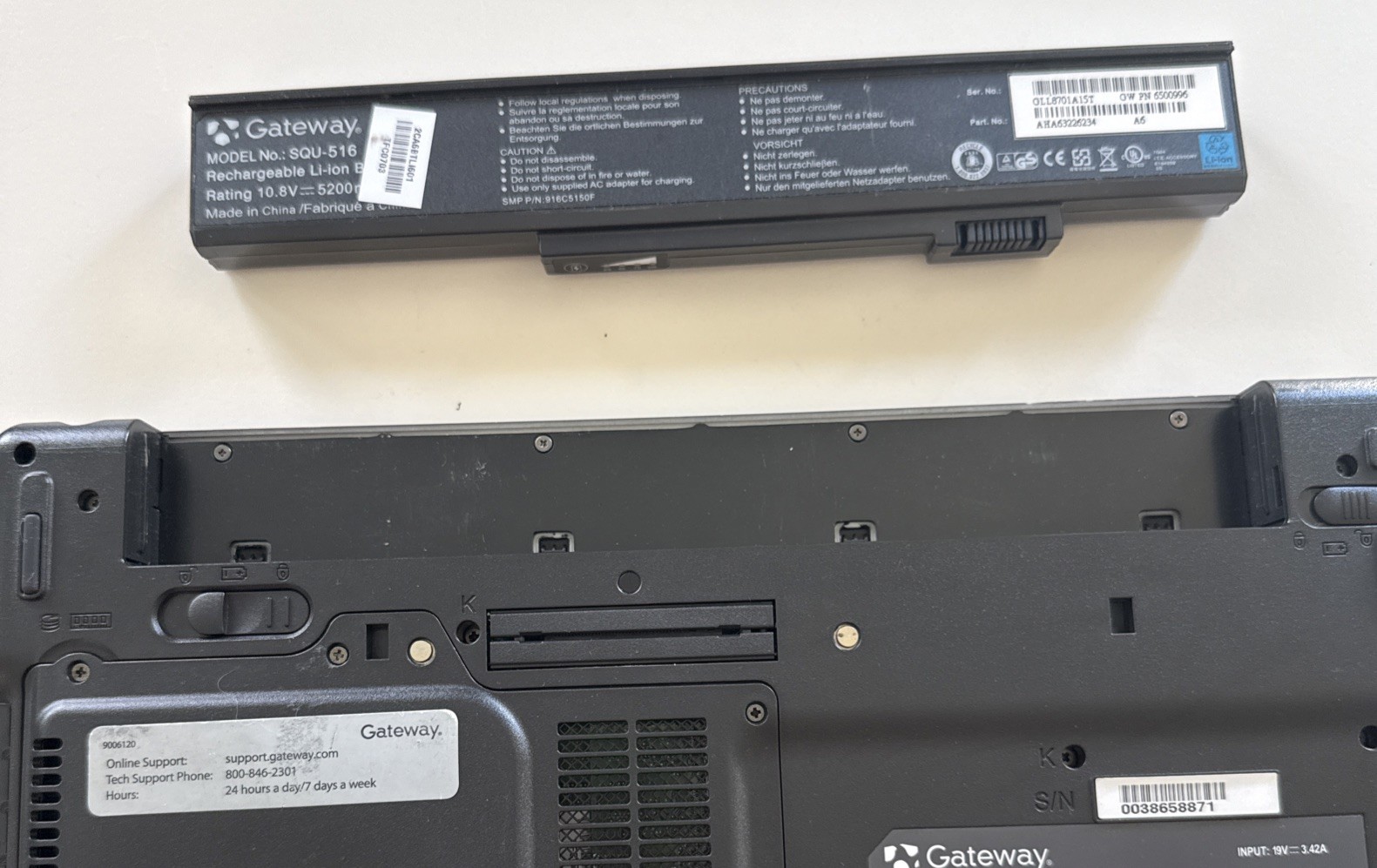 GATEWAY NX260X + Battery. Memory DDR2 256, no HDD, no Power Adapter. AS IS