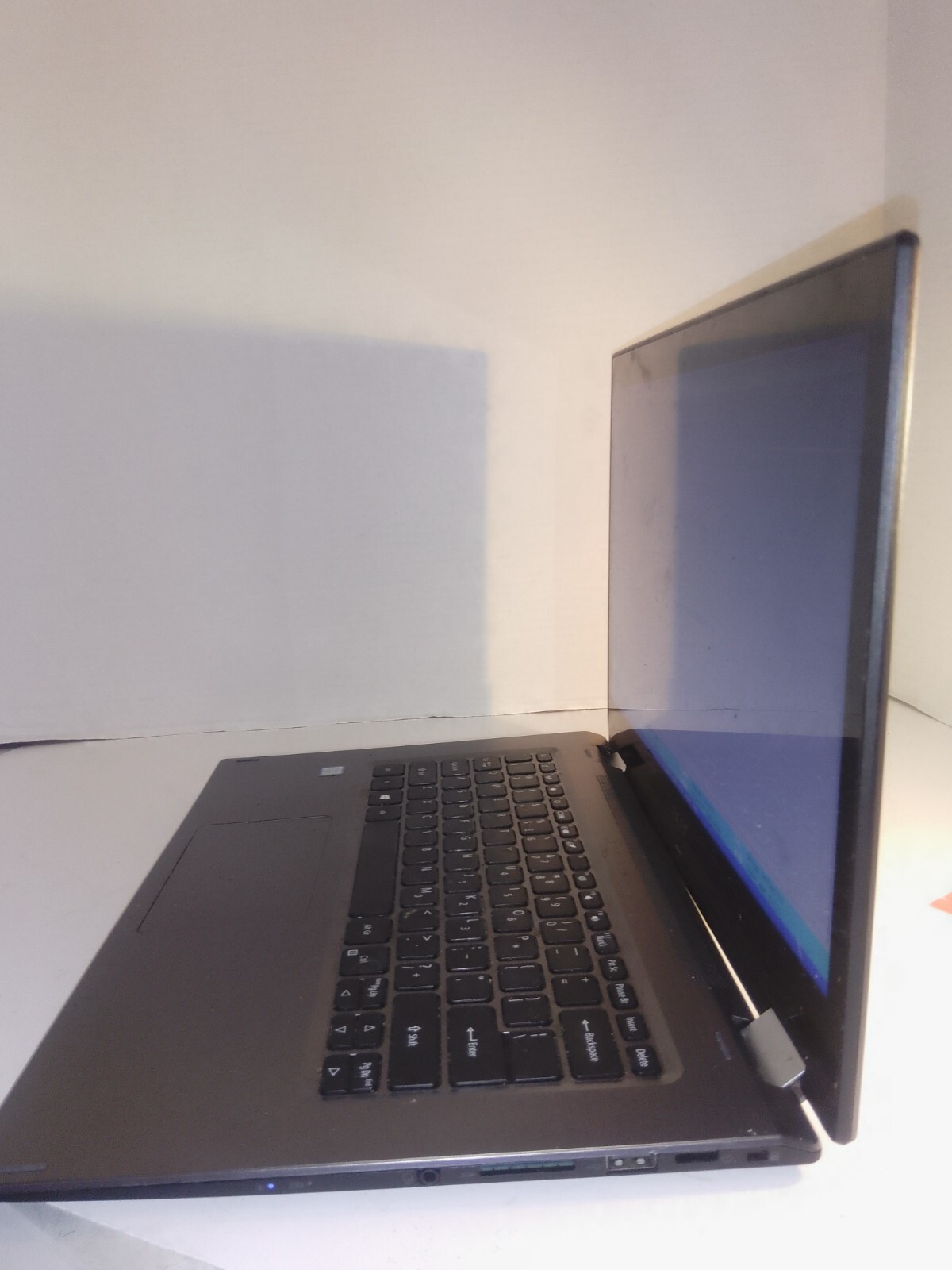 Acer Aspire Spin 3 series 15.6” Core i3-8145U @ 2.1GHz 4GB RAM no HDD