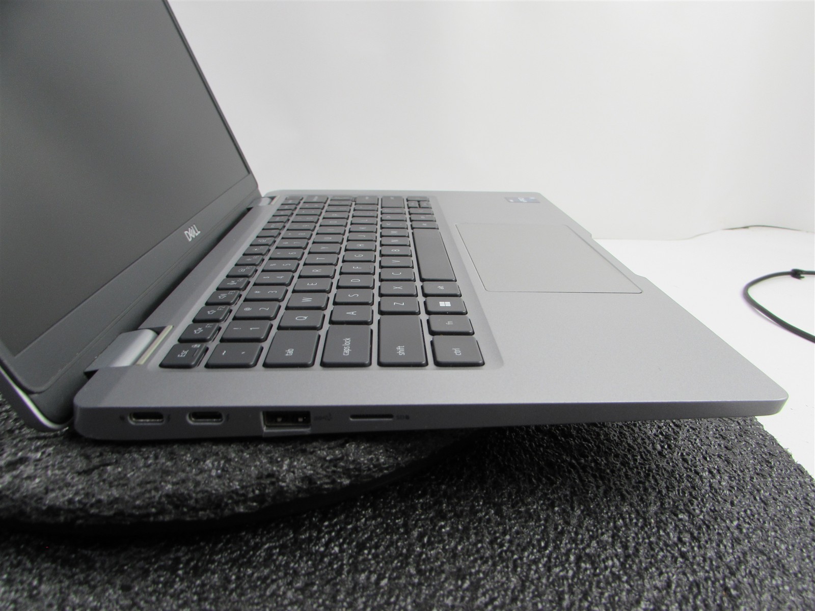 DELL LATITUDE 5330 FHD TOUCHSCREEN I5-1245U 10 CORE 512GB 16GB RAM NO O.S/BATT