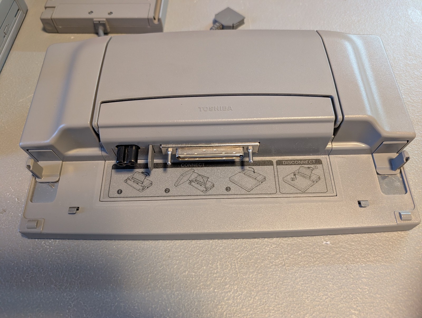 Toshiba 430CDT with docking station and extras – for repair