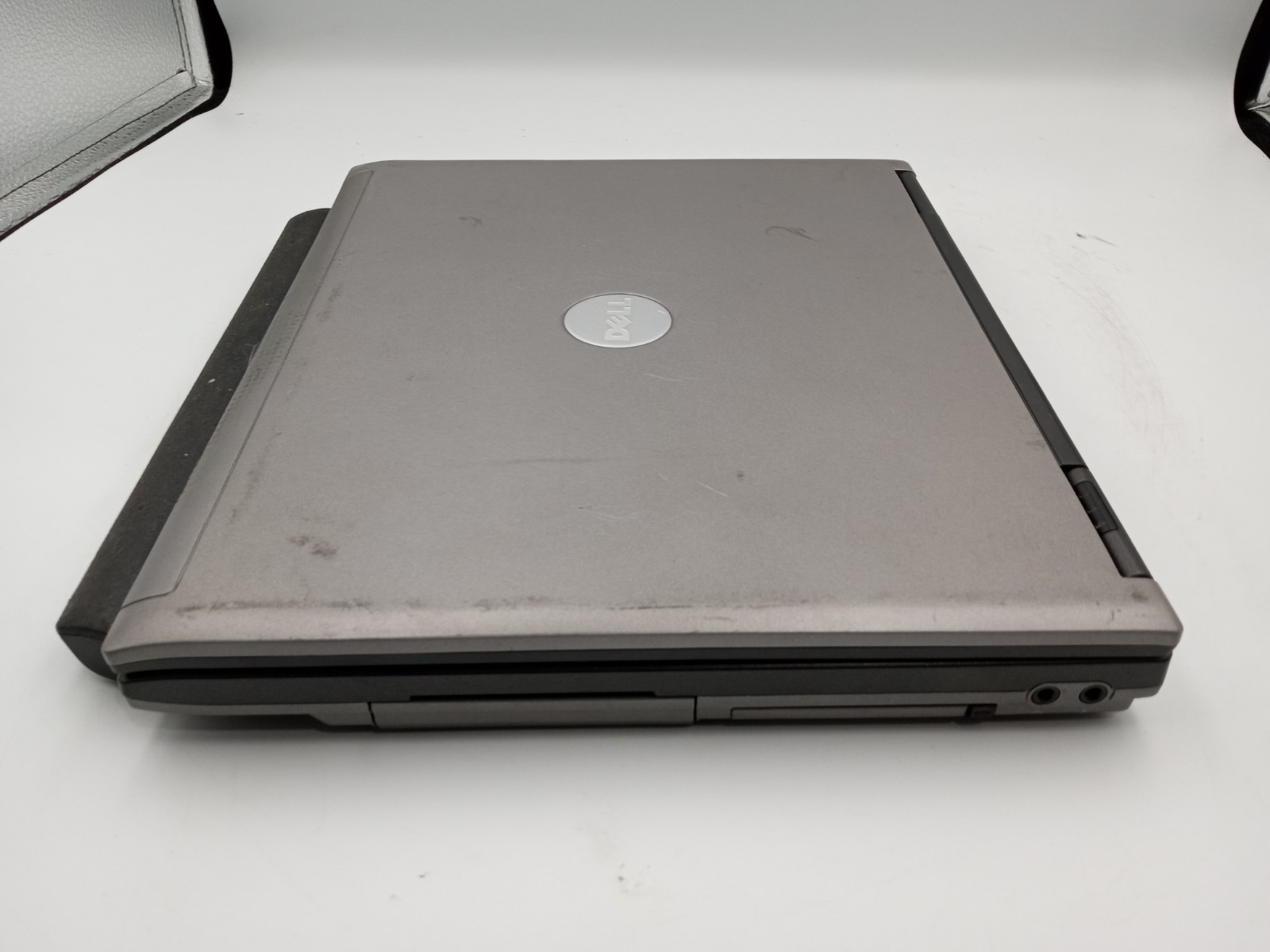 Dell Latitude D410 Laptop Intel Pentium 2.0GHz 2GB RAM 60GB HDD WinXP *READ* -RR