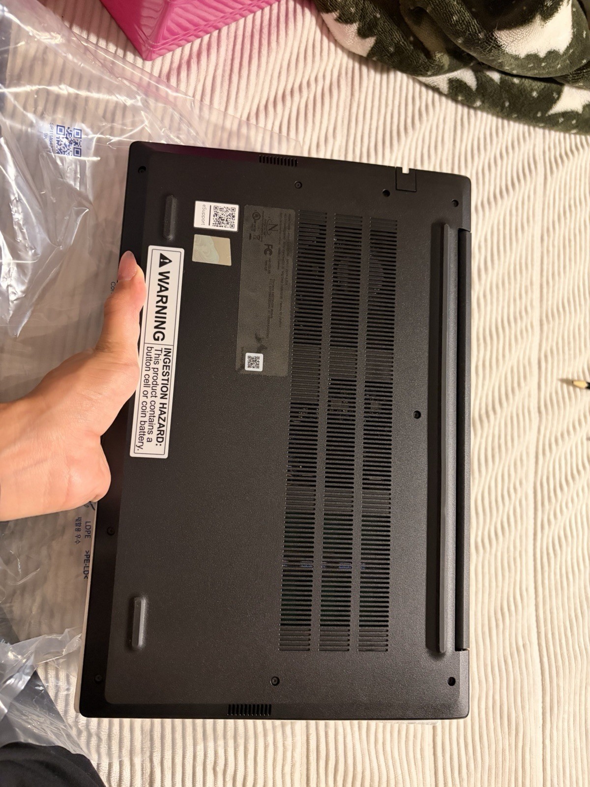 Lenovo V14 G5 IRL 14″ Intel Core i5 Windows 11 Home Gray Laptop w/Charger