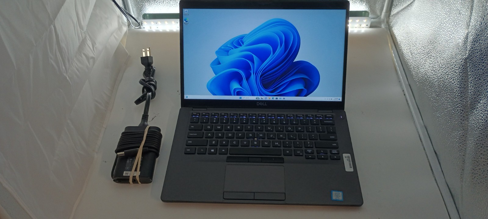 5183218 Latitude5400 w/charger.i7-8665U vPro .16GB.256GB NVMe.14″FHD.W11 Pro