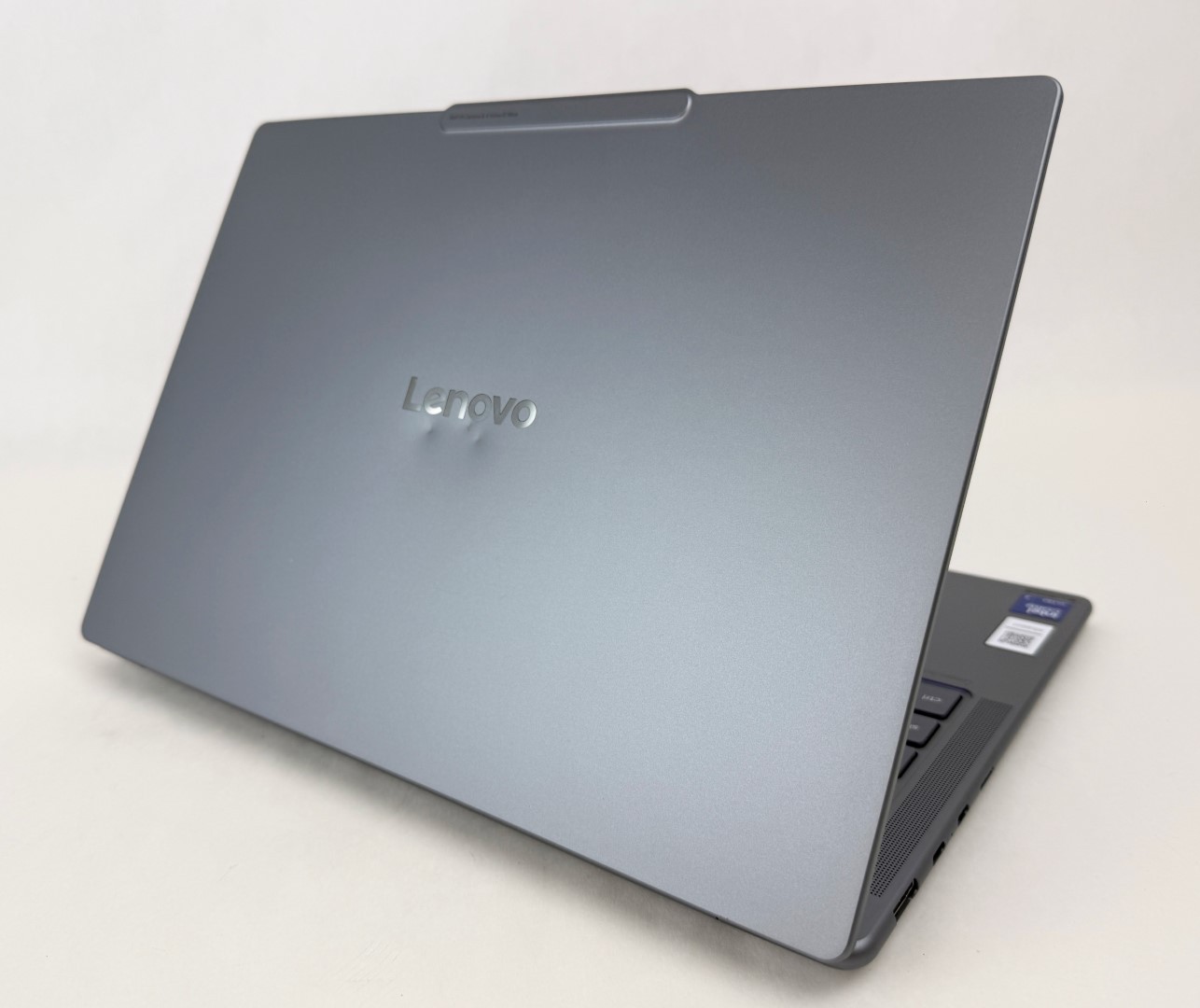 Lenovo Slim 7 14ILL10 14″ FHD+ OLED Touch Ultra 7 258V 32G 1TB W11H Copilot Dent