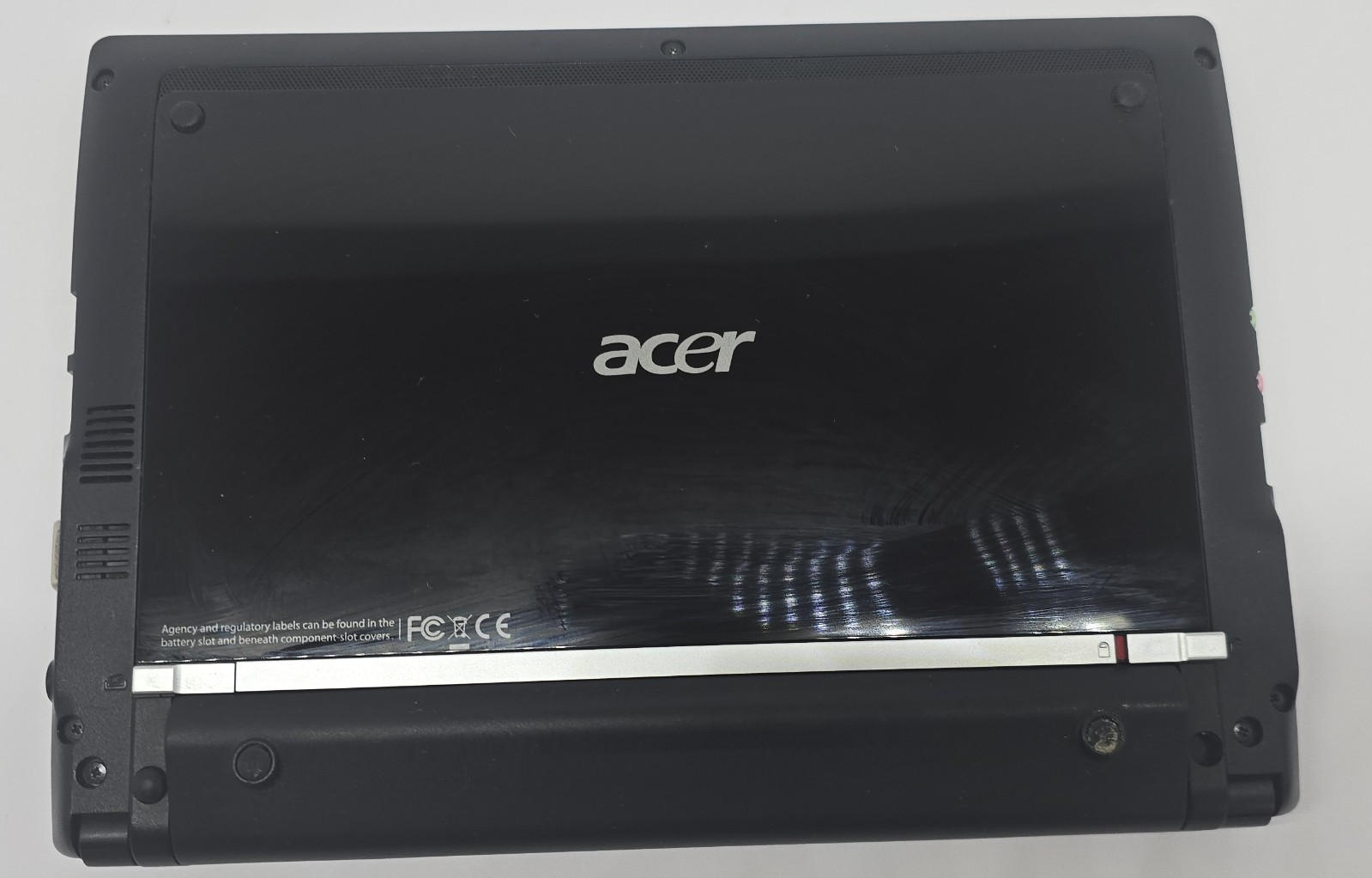 Acer Aspire One D260 10.1″ Silver Netbook Intel Atom 1GB RAM 60GB HDD NO OS